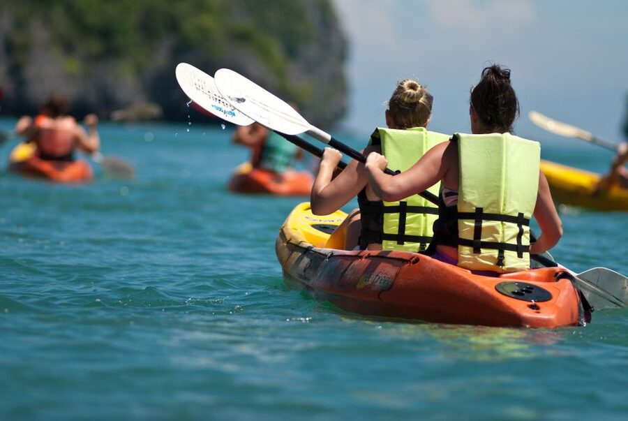 Koh Samui: Snorkeling and Kayaking by Speedboat - Kayaking along the coast