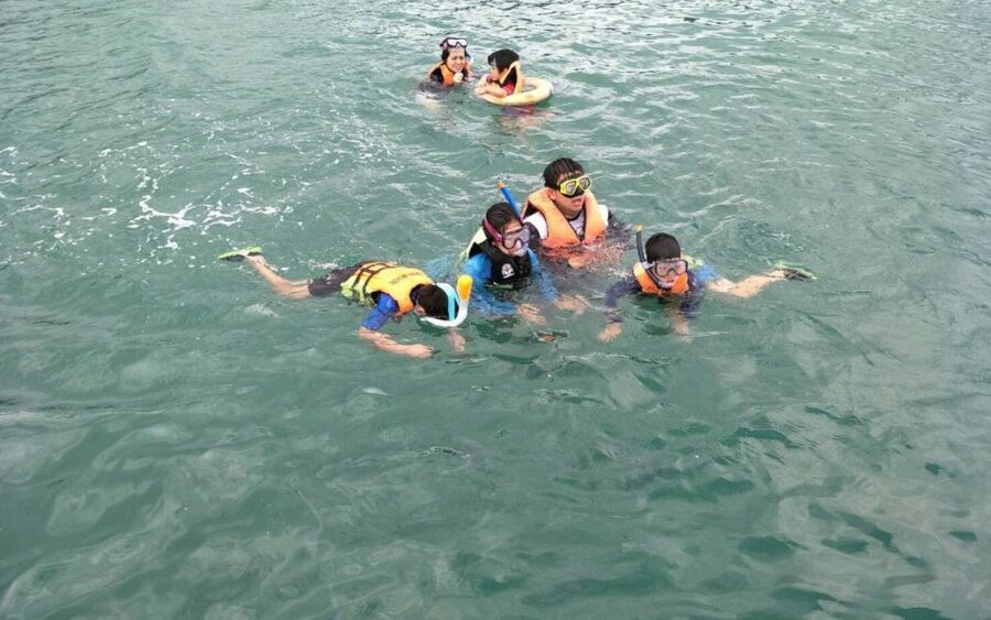Koh Samui: Snorkeling and Kayaking by Speedboat - Lunch by the water