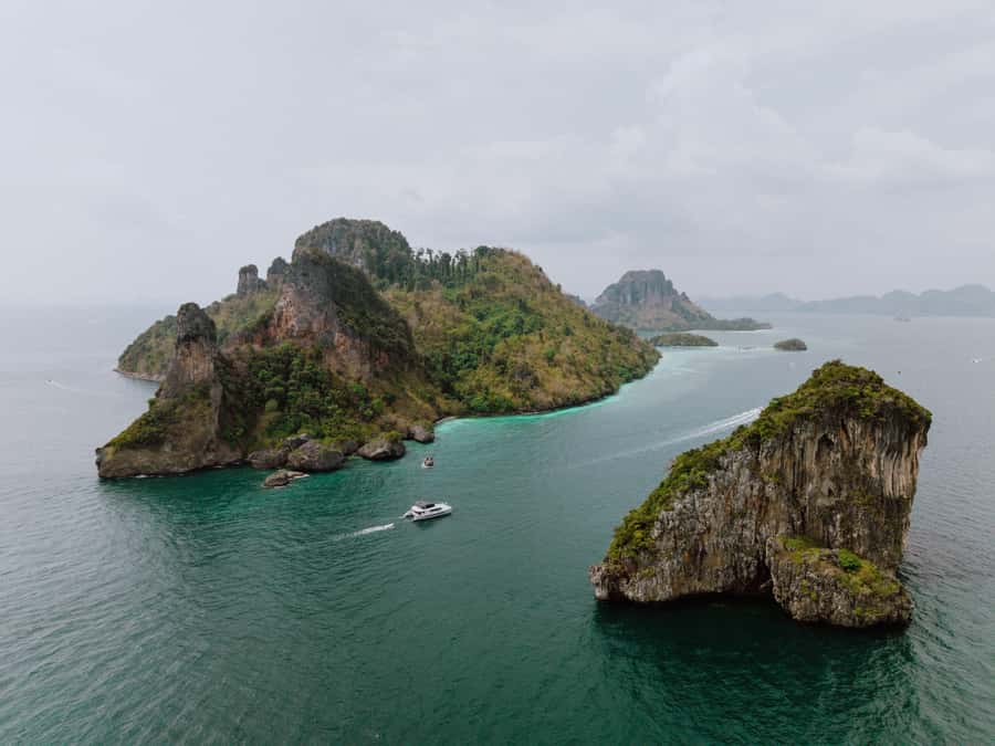 Krabi: 4 Island Premium Yacht with Snorkeling & Clear Kayak - How good is the value at $41?