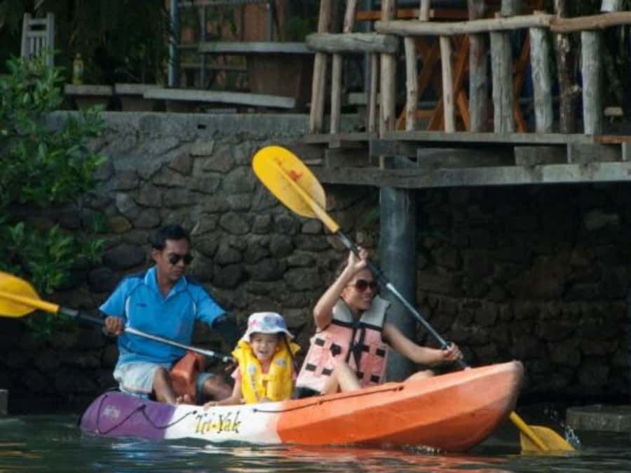 Krabi: Early bird kayak through Ao Thalane on private guide - A guide-led trip that can match your pace
