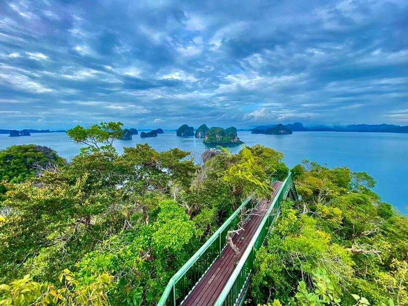Krabi: Hong Island Longtail Boat & Kayak Tour w Buffet Lunch - First look at Koh Hong and the kayak choice