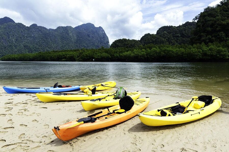 Krabi kayaking Ao thalane - The safety briefing before the water