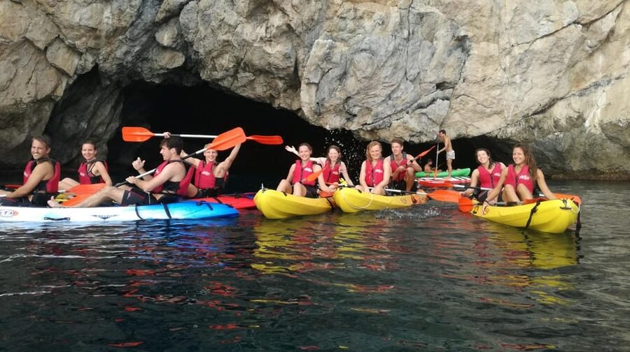 La Herradura: Kayak Tour in Cerro Gordo Natural Park - Choosing between a single and double kayak