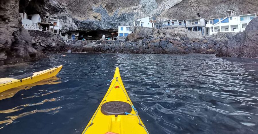 La Palma: Cueva Bonita Kayaking Tour - A kayak route from Proís de Candelaria to Cueva Bonita