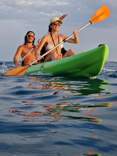 La Spezia: Sunset Kayak & Caves Tour w/ Swimming & Aperitif - How demanding is the kayaking?