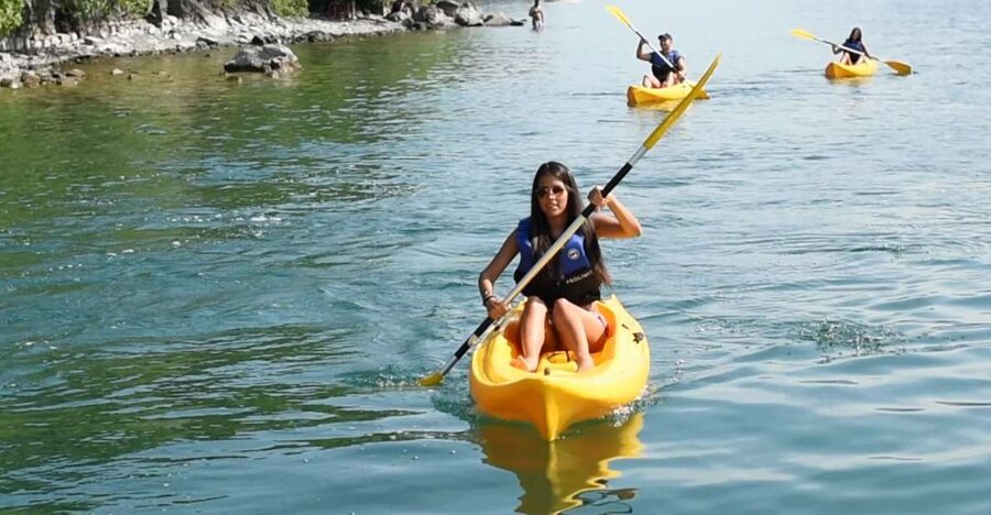 Lake Iseo: Baia del Bogn Kayak Tour - Meeting the cliffs of Baia del Bogn