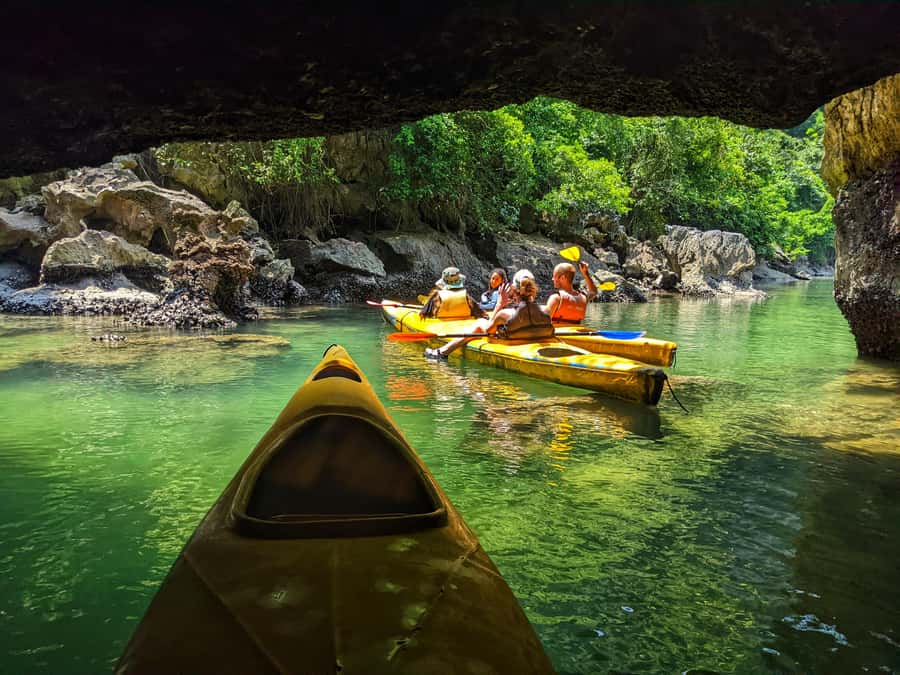 Lan Ha bay cruise and kayak (small group guaranteed) - Lunch and a slow hour at Ong Cam Islet