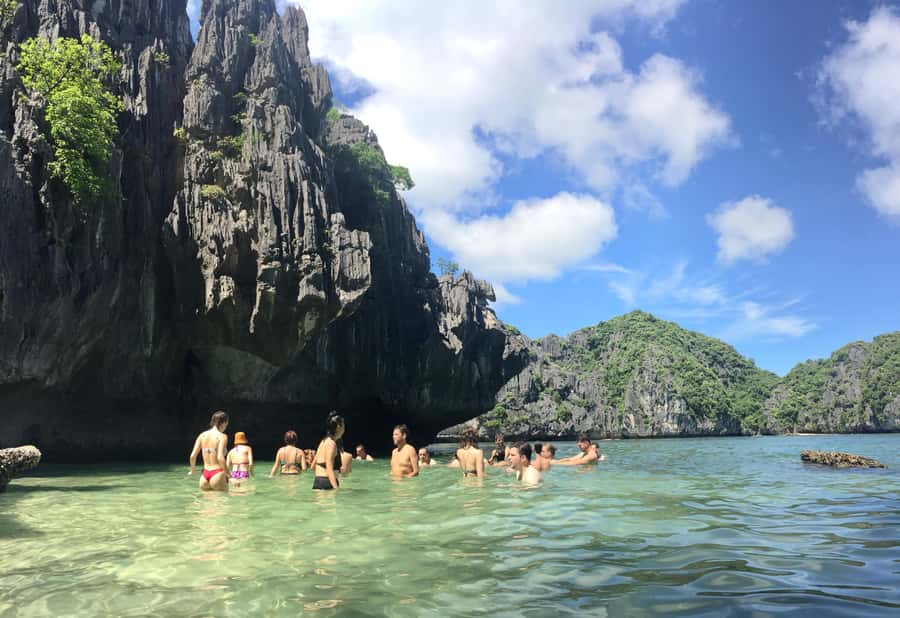 Lan Ha bay cruise and kayak (small group guaranteed) - Southern Ha Long Bay by boat