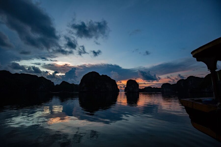 Lan Ha Bay: Kayaking and Cruise - The 8 AM start and the floating fishing village