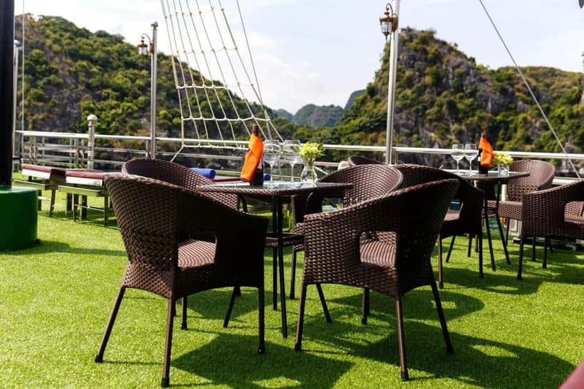 Lan Ha Bay Luxury Cruise with balcony - biking+kayak+tickets - Sunset, cooking, and squid fishing