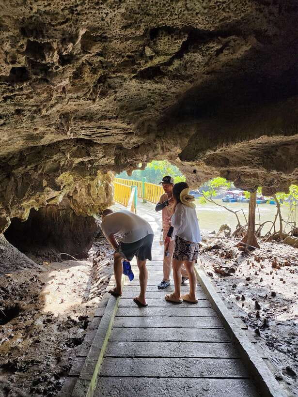 Langkawi : Kilim Mangrove Boat & Fun Kayak Tour with Lunch - Meeting Sham or Nina at Kilim Geoforest Park
