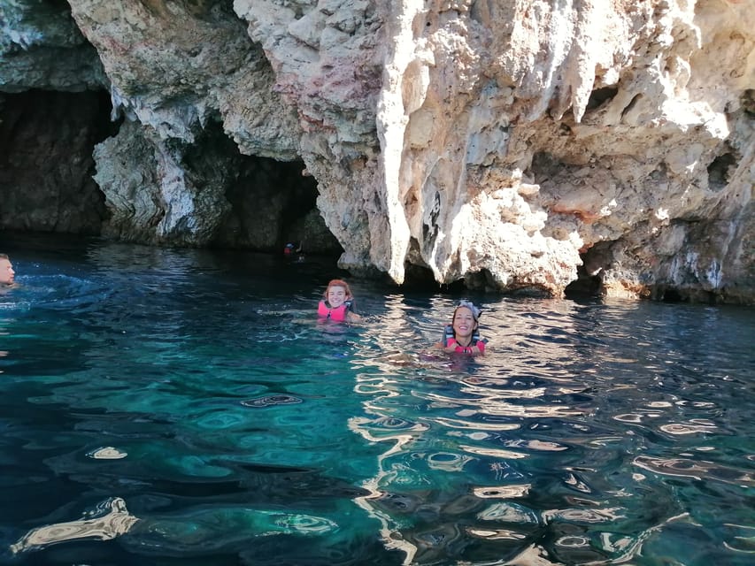 Lefkada: Blue Cave Kayak Tour with a Taste of Greece - Starting at Mikros Gialos and Rouda Bay