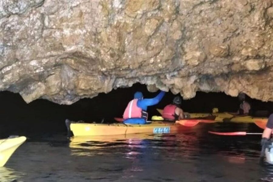 Lefkada: Hidden Blue Cave Kayak Trip with Lunch & Fruits - Starting at the far end of Mikros Gialos Beach