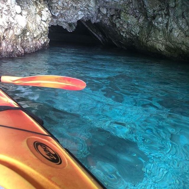 Lefkada: Hidden Blue Cave Kayak Trip with Lunch & Fruits - Quiet beaches and a slower middle section