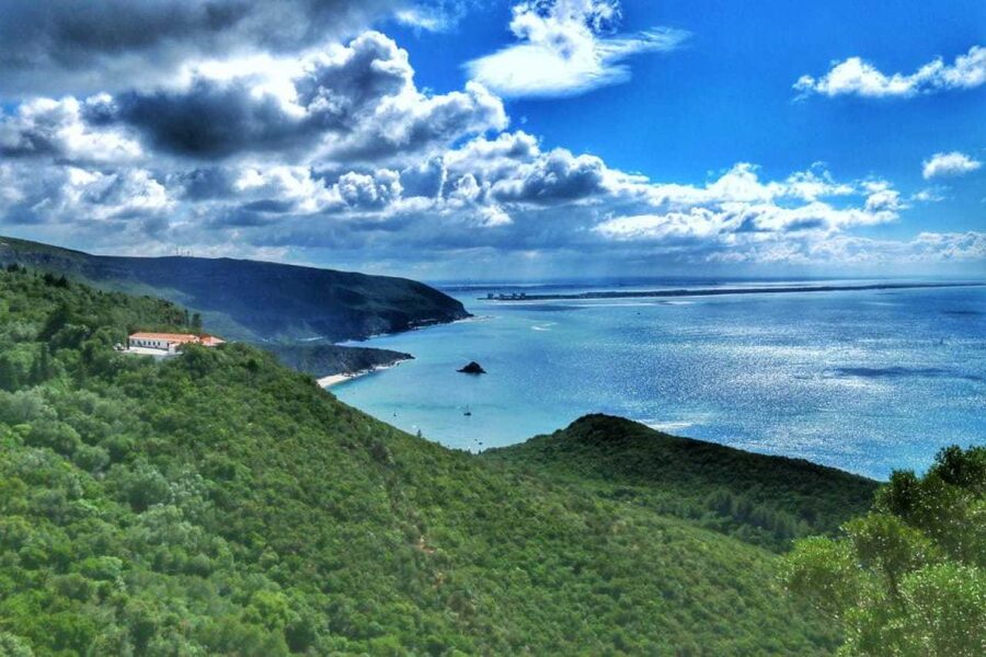 Lisbon: Full-Day Arrabida Kayak Tour with Picnic - Finding the quieter side of Praia dos Coelhos