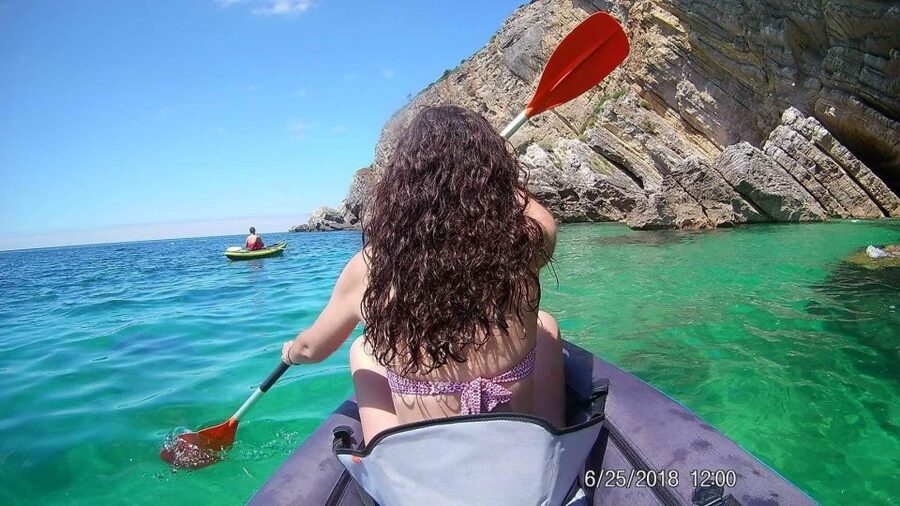 Lisbon: Full-Day Sesimbra Kayak Tour with Picnic - Snorkeling and beach games after lunch