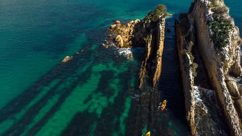 Lisbon: Kayak Tour Arrábida Natural Park, Setubal, Sesimbra - The guides and the safety setup
