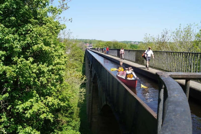 Llangollen: Aqueduct Kayak or Canoe Cruise - The first 15 minutes: safety and paddle basics