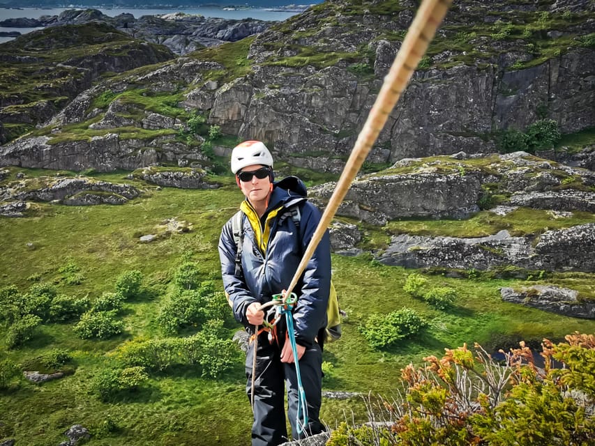 Lofoten: Full Day Combo tour, (kayaking and rappelling) - A short climb with a large payoff