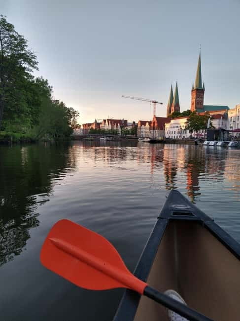 Lübeck's old town by canoe: explore and circumnavigate on your own - Starting at Falkenstraße with a calm briefing