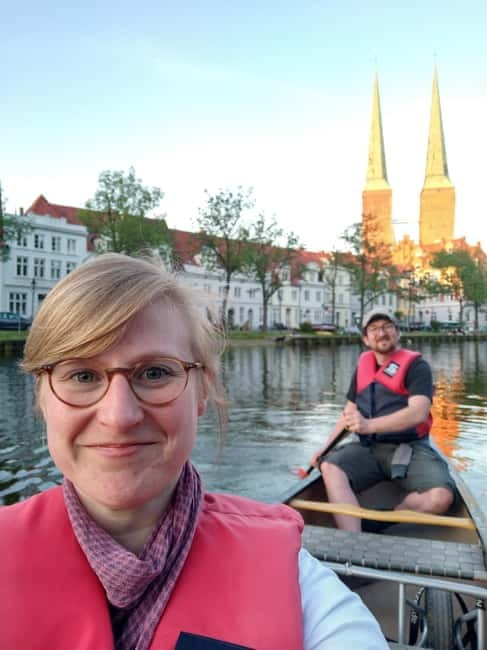 Lübeck's old town by canoe: explore and circumnavigate on your own - Following the Stadttrave around Lübeck