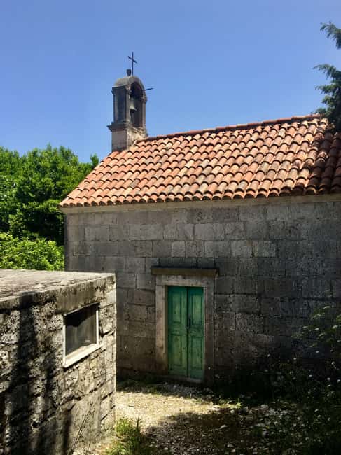 Lumbarda: Half-Day Kayaking and History with Wine delight - What the guides add to the day
