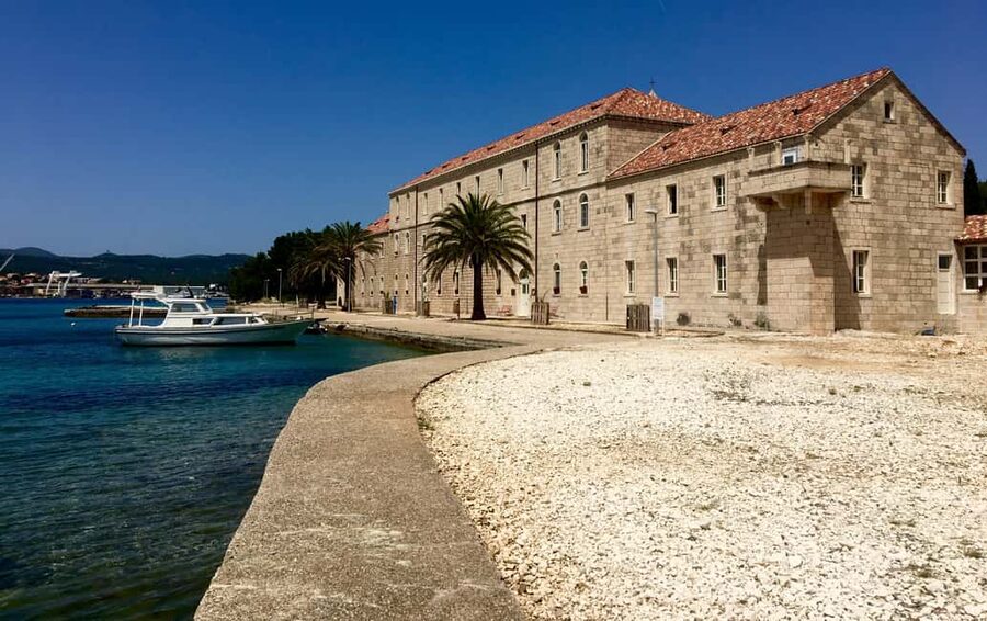 Lumbarda - Sunset Kayak Tour with a Picnic - Wine and Sweets - A 14th-century monastery and wild deer