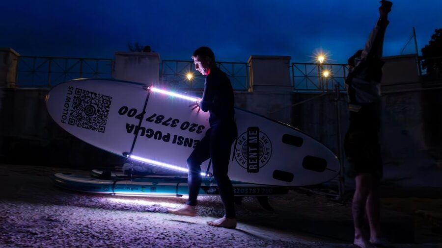 LUZ Sunset in SUP with Aperitif and light show - When the SUP boards become underwater lamps