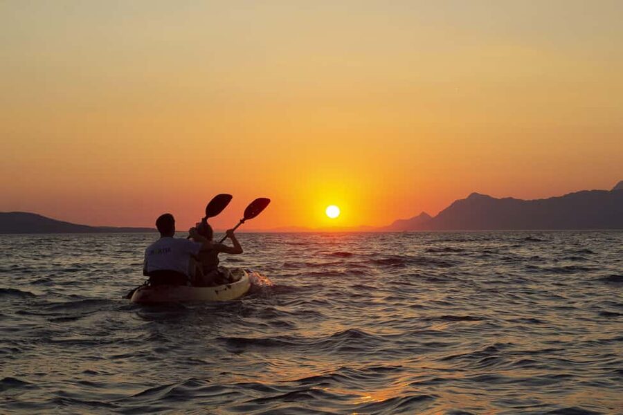 Makarska: Guided Sea Kayaking Tour with Snorkeling Stop - Key points at a glance