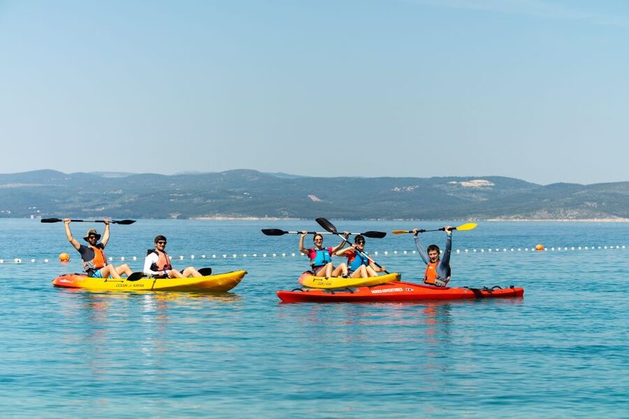 Makarska: Guided Sea Kayaking Tour with Snorkeling Stop - Returning along the coast