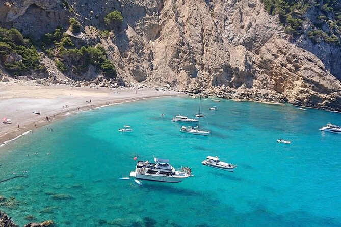 Mallorca Beach & Caves 4hr Boat Trip Drinks, Tapas, SUP & Snorkel - Cliff views and caves along the northern coast