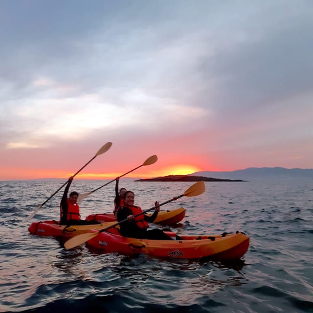 Mallorca: Kayak Sunset Tour from Ca'n Pastilla Beach - What makes the guide support valuable