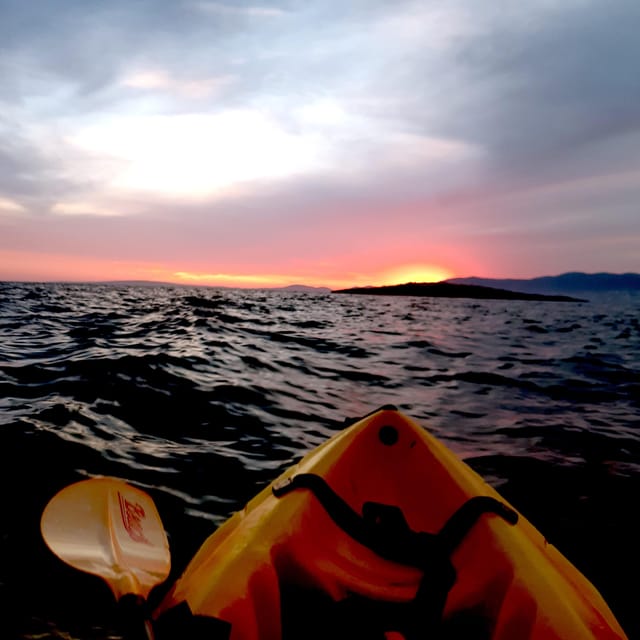 Mallorca: Kayak Sunset Tour from Ca'n Pastilla Beach - Choosing between a kayak and a paddle board