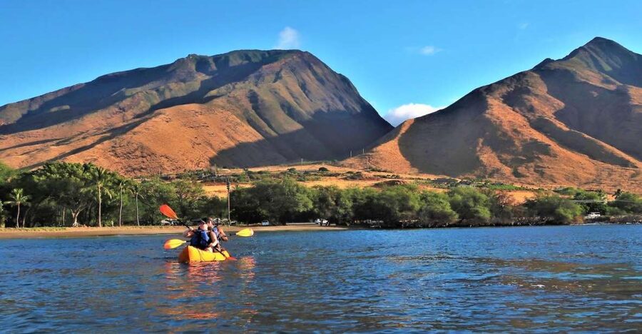 Maui: West Side Discovery Kayak & Snorkel from UKUMEHAME - Meeting at Ukumehame Beach State Park