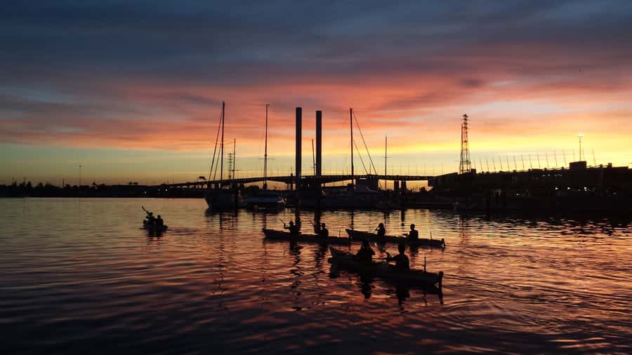 Melbourne: Sunset Kayak Tour with Dinner - Why this kayak tour gives you a different Melbourne view