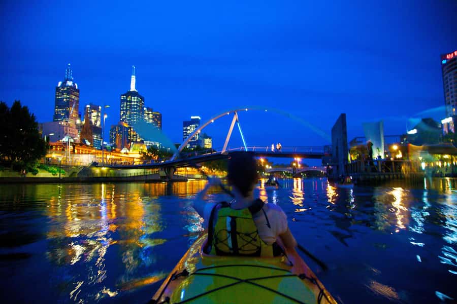 Melbourne: Sunset Kayak Tour with Dinner - Paddling around Docklands before dinner