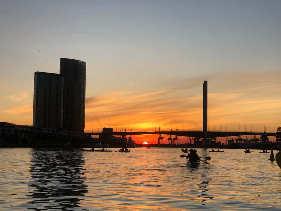Melbourne: Sunset Kayak Tour with Dinner - How hard is it for a first-time kayaker?