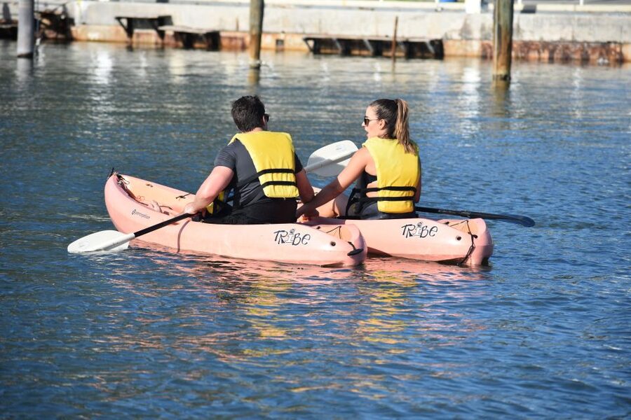 Miami: Kayak or Paddleboard Rental - Weather, safety, and language