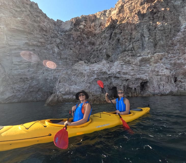 Milos: Romantic Semi Private Sunset Kayaking Tours - The return paddle and sunset pause