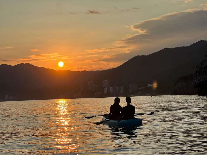 Mismaloya: Los Arcos Bioluminescent Waters Kayak & Cave Tour - What the glowing water is really like