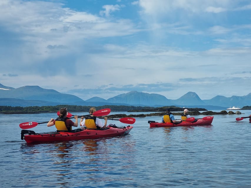 Molde - Guided kayak tour - Meeting Near Thon Hotel and Getting Ready