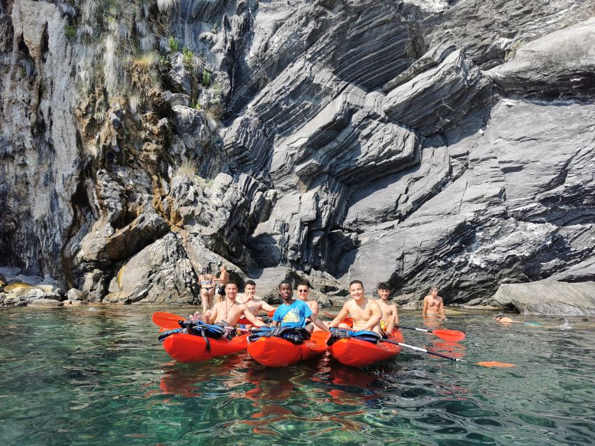 Monterosso al Mare: Monterosso Kayak and Snorkeling Tour - What makes the guides important