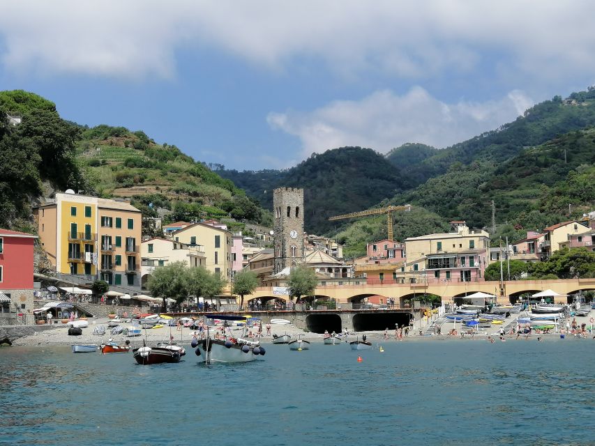 Monterosso al Mare: Monterosso Kayak and Snorkeling Tour - One hour along the Monterosso coast