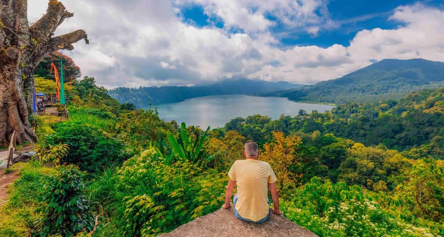 Munduk: Twin Lakes Jungle Hike with Lake Canoe and Waterfall - Twin Lake View and the first forest walk