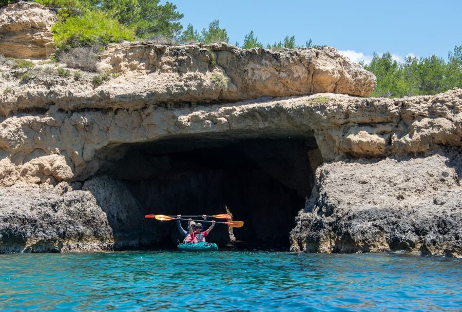 Navarino Bay: Sea Kayaking with Lunch - Who Should Book This Outing