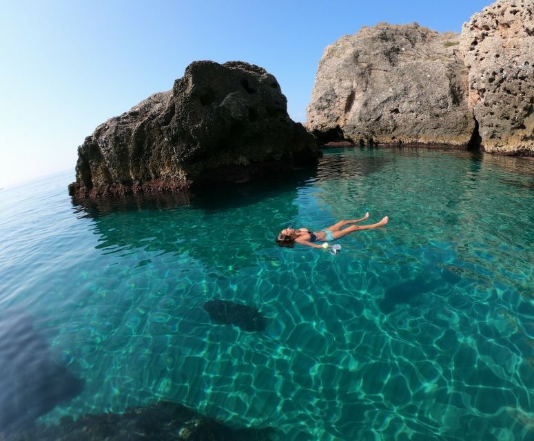 Nerja: Guided Kayak Tour Nerja Cliffs and Maro Waterfall - The guide makes the difference