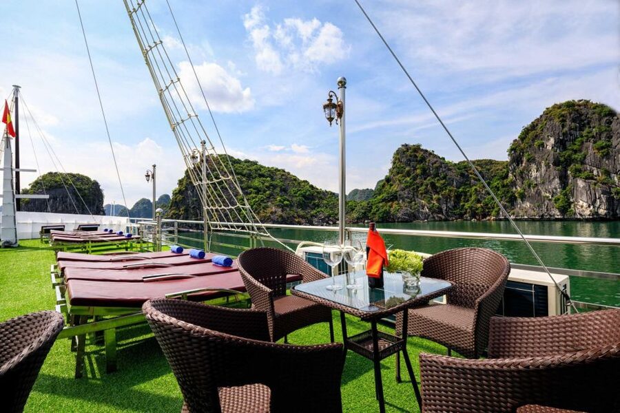 Ninh Binh: Lan Ha Bay 2D 1N cruises- bike tour, kayak, meals - A balcony cabin and the overnight stay