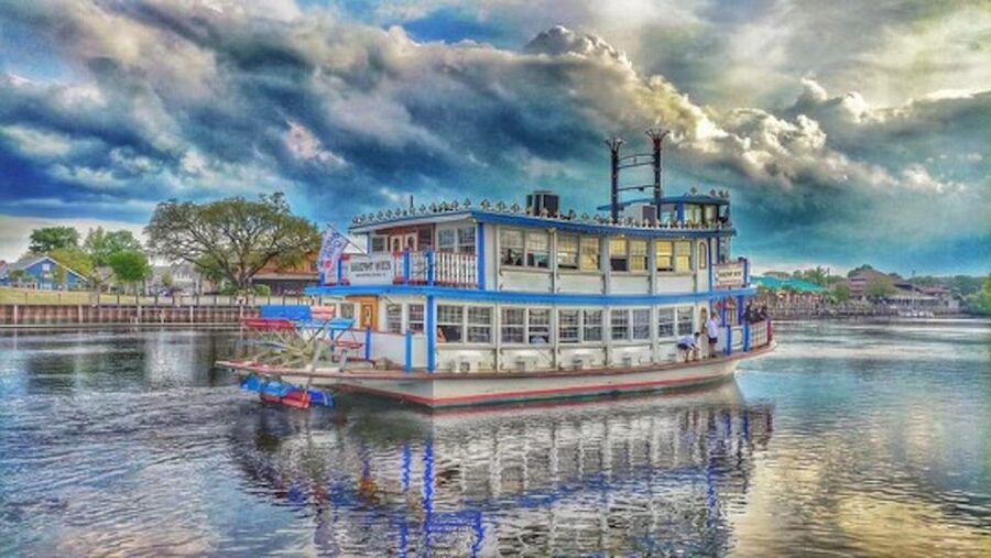 North Myrtle Beach: Dinner Cruise on a Paddle Wheel Boat - What you see from the water