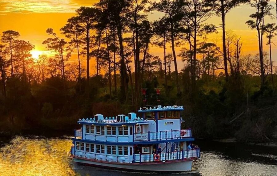 North Myrtle Beach: Dinner Cruise on a Paddle Wheel Boat - Practical tips for getting the best evening