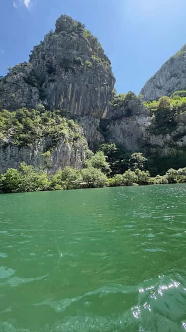 Omiš/Split: 4h Kayaking in Cetina Protected Nature Park Area - Parking and arrival in busy Omiš